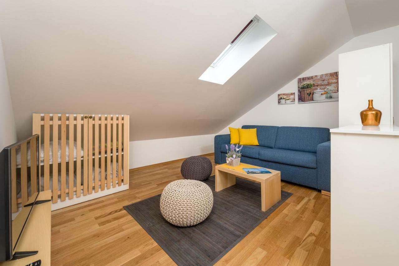 Apartments Kapo Kaštela Eksteriør billede
